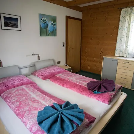 Erlzette Apartment *