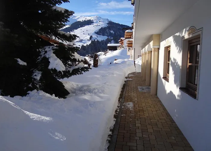 Erlzette Apartment *