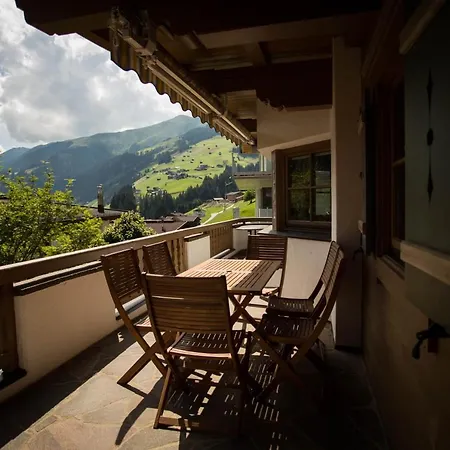 Lägenhet Erlzette Tux